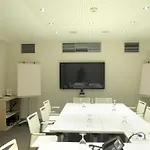 Ibis Hotel 2*