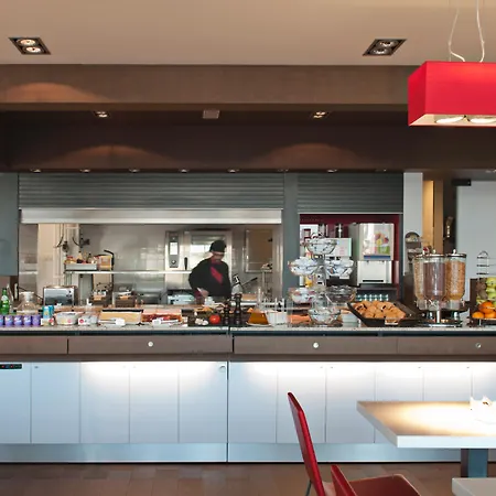 Ibis Hotel 2*