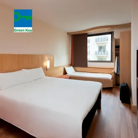Ibis 2* Lerida