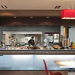 Ibis Hotel 2*